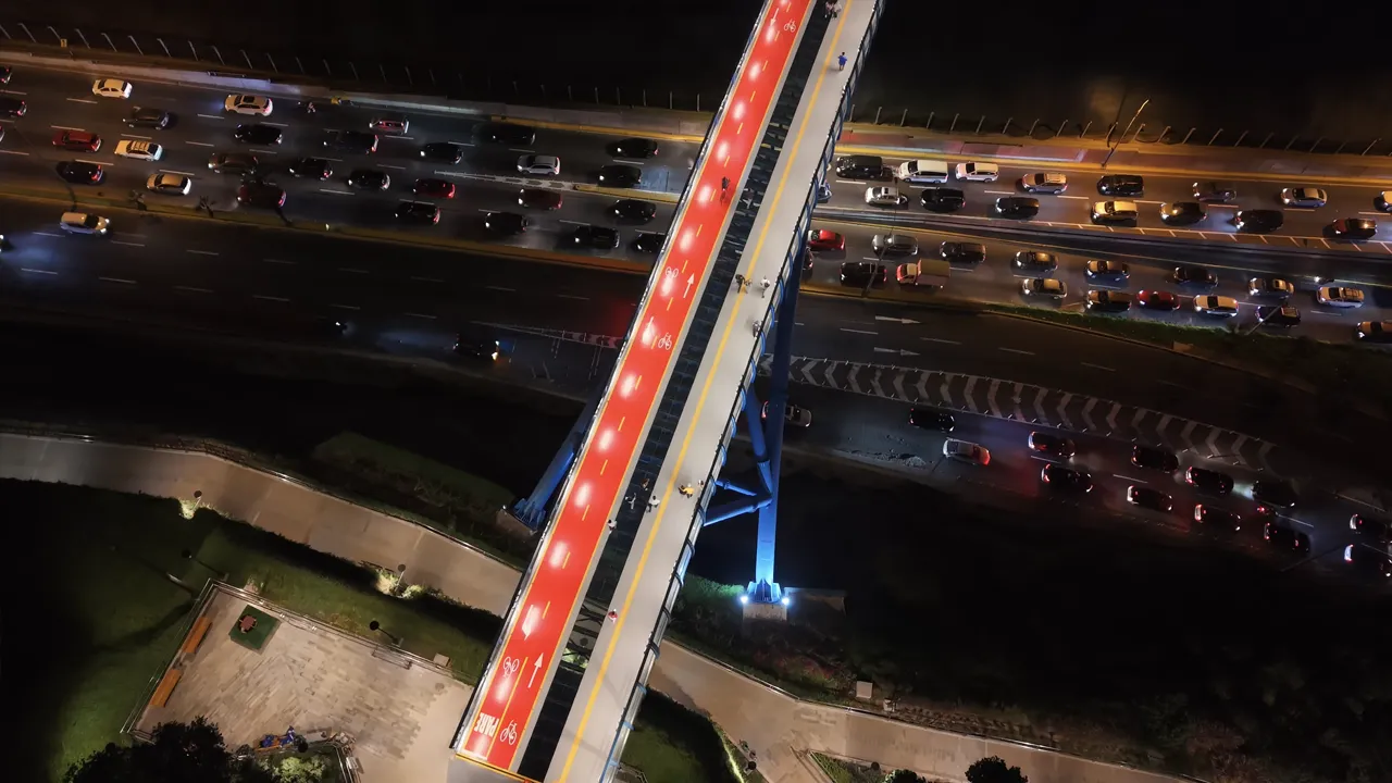 Puente de la paz, toma cenital