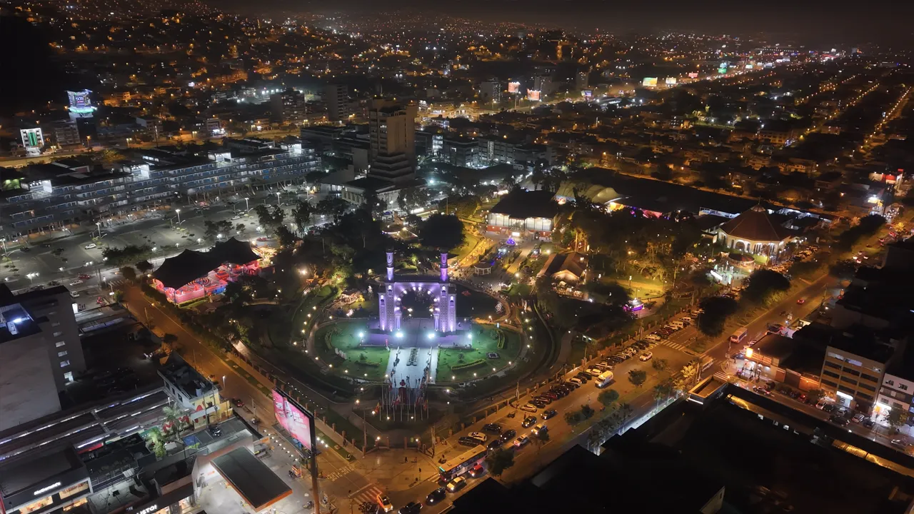 Paneo parque de la amistad - Noche