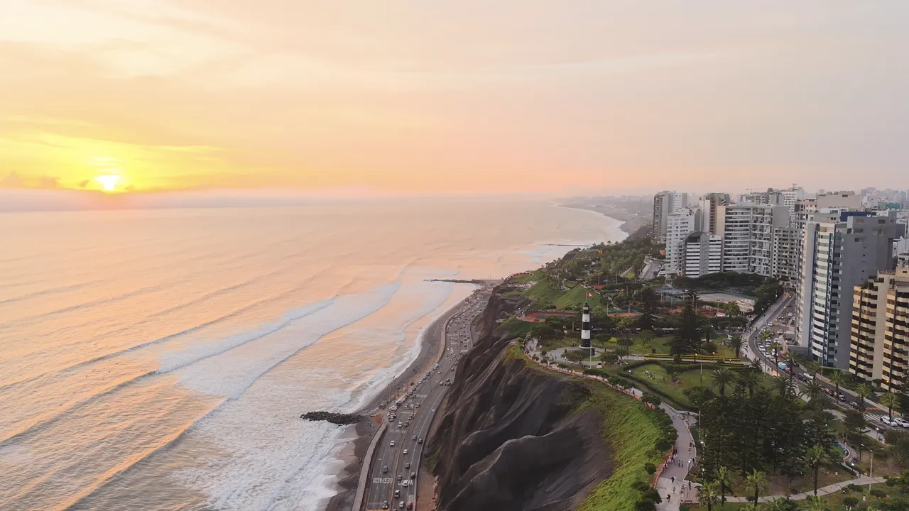 Elevación malecón de Miraflores - Atardecer