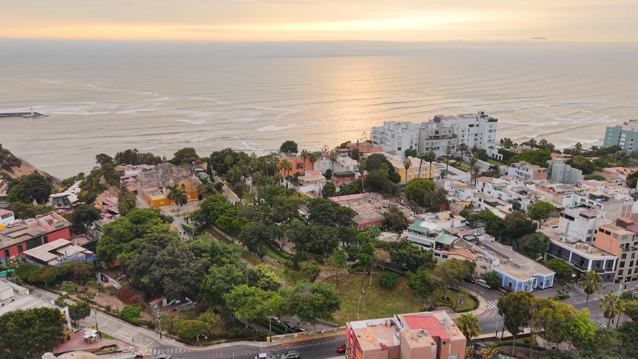 Barranco vista al mar, parque Federico Villareal