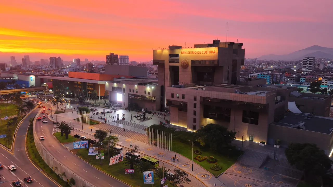 Ministerio de Cultura, alejamiento